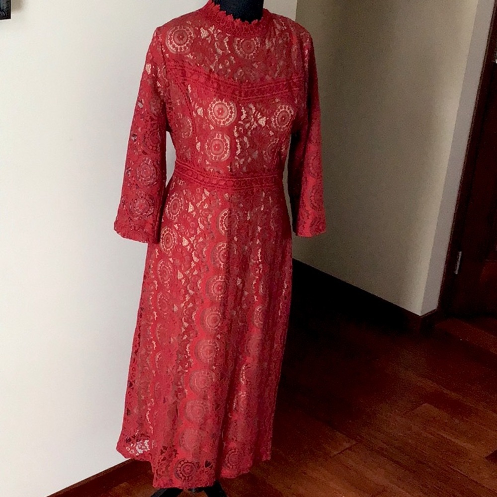 EUC: Polagram midi brick red lace